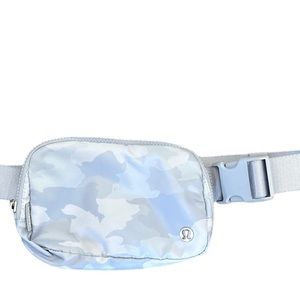 Lululemon white and gray camo belt bag